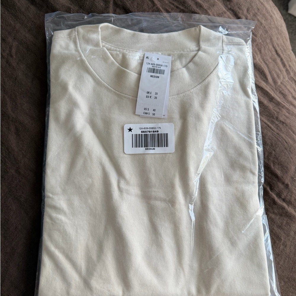Abercrombie & Fitch Cream Tee - Size M